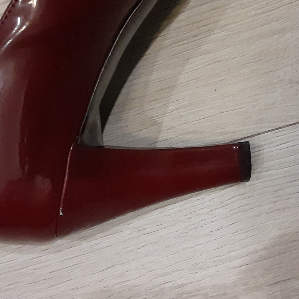 Shoes - Picture 10 of 10